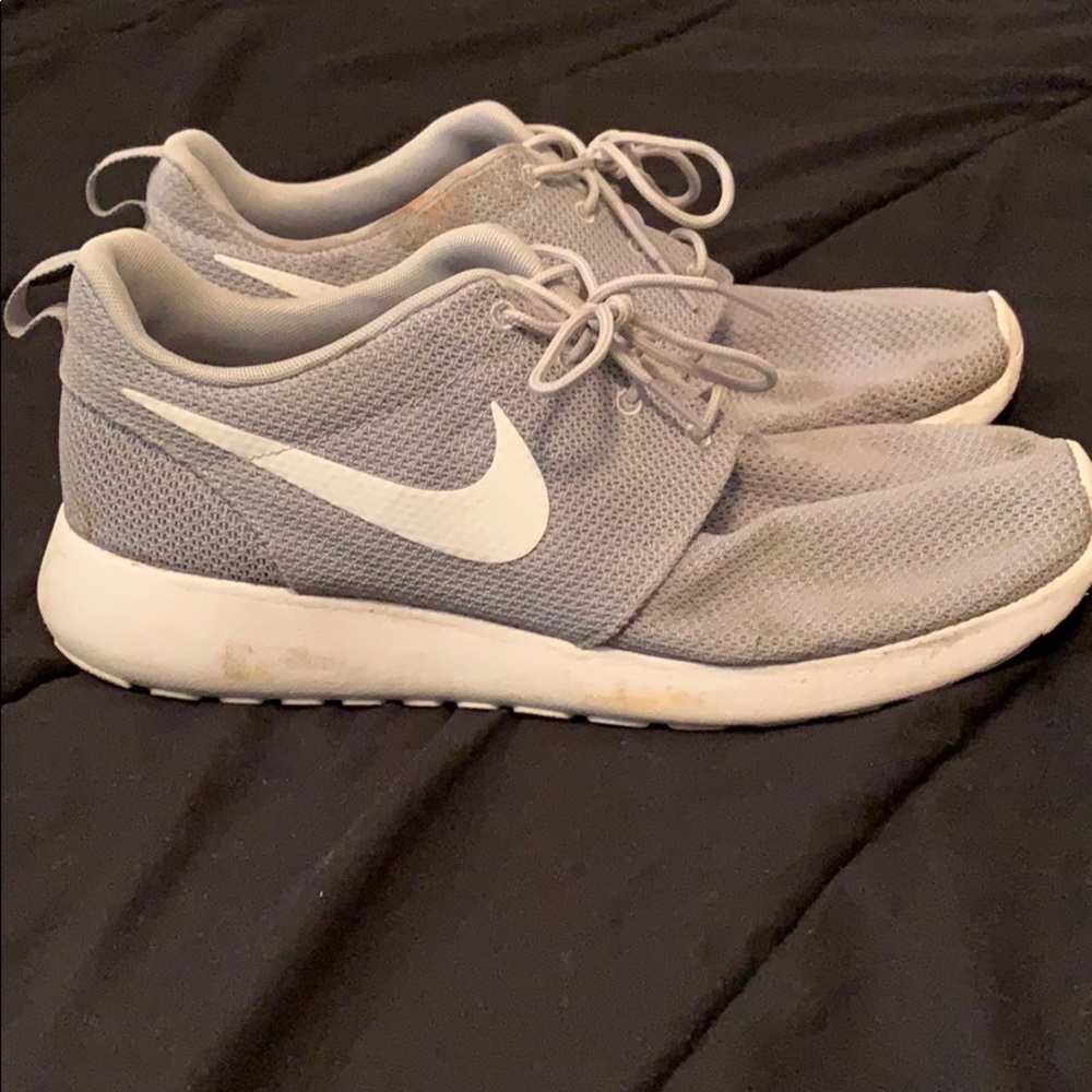 Nike Roshe Run size 11